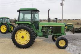 1975 JOHN DEERE 4230