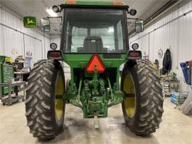 1977 JOHN DEERE 4230