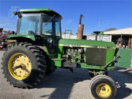 1980 JOHN DEERE 4240