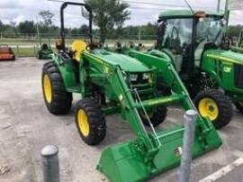 2023 JOHN DEERE 4044R