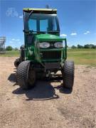 2010 JOHN DEERE 2520