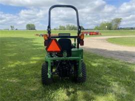 2017 JOHN DEERE 1025R