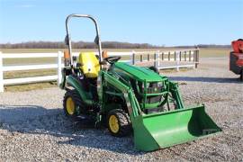 2017 JOHN DEERE 1025R