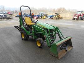 2015 JOHN DEERE 1025R