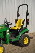 2017 JOHN DEERE 1025R