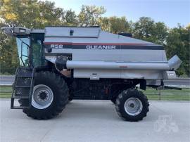 1998 GLEANER R52