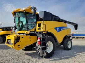 2009 NEW HOLLAND CR9040