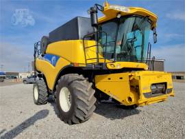 2009 NEW HOLLAND CR9040