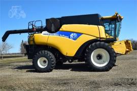 2009 NEW HOLLAND CR9070