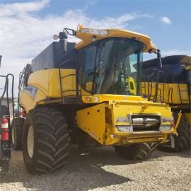 2010 NEW HOLLAND CR9040