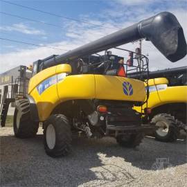 2010 NEW HOLLAND CR9040