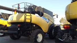 2010 NEW HOLLAND CR9070