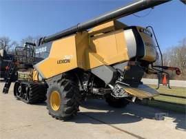 2011 CLAAS LEXION 740TT