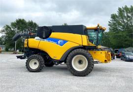 2011 NEW HOLLAND CR9040