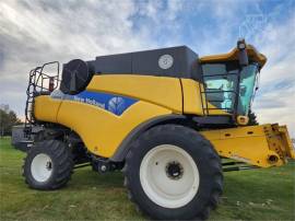 2011 NEW HOLLAND CR9040