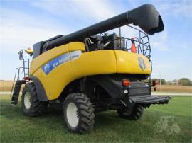 2011 NEW HOLLAND CR9040