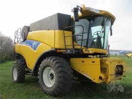 2011 NEW HOLLAND CR9040