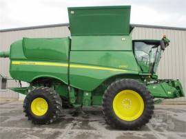 2012 JOHN DEERE S690