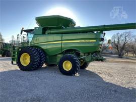 2012 JOHN DEERE S690