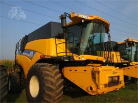 2012 NEW HOLLAND CR8080