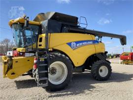 2012 NEW HOLLAND CR8090