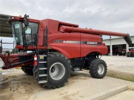 2013 CASE IH 8230