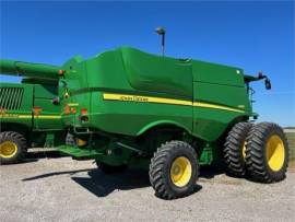 2013 JOHN DEERE S660