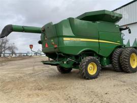 2013 JOHN DEERE S670