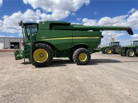 2013 JOHN DEERE S670