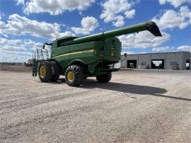 2013 JOHN DEERE S670