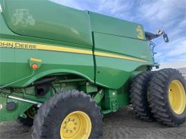 2013 JOHN DEERE S670