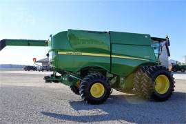 2013 JOHN DEERE S670