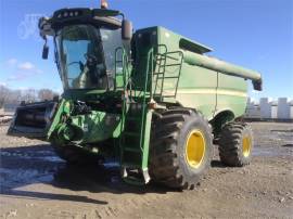 2013 JOHN DEERE S670