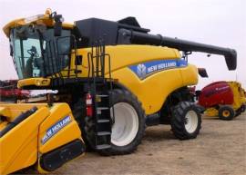 2013 NEW HOLLAND CR8080