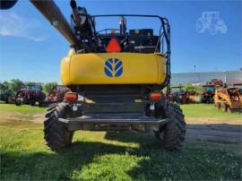 2013 NEW HOLLAND CR8080