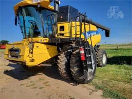 2013 NEW HOLLAND CR8080