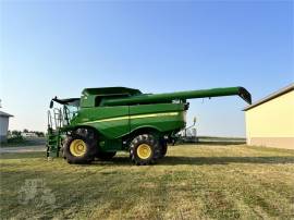 2014 JOHN DEERE S670