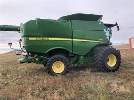 2014 JOHN DEERE S670