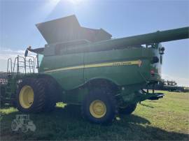 2014 JOHN DEERE S690