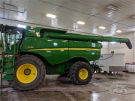 2014 JOHN DEERE S690