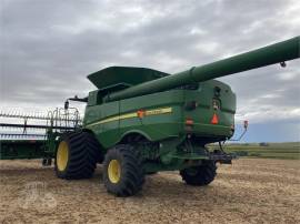 2014 JOHN DEERE S690