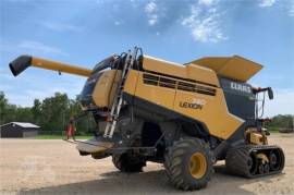 2015 CLAAS LEXION 740TT