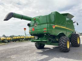 2015 JOHN DEERE S660