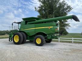 2015 JOHN DEERE S660