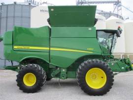 2015 JOHN DEERE S660