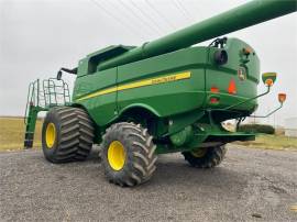 2015 JOHN DEERE S660