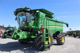 2015 JOHN DEERE S670