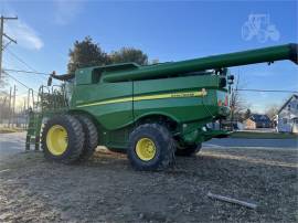 2015 JOHN DEERE S670