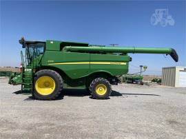 2015 JOHN DEERE S670