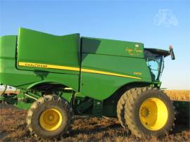 2015 JOHN DEERE S670